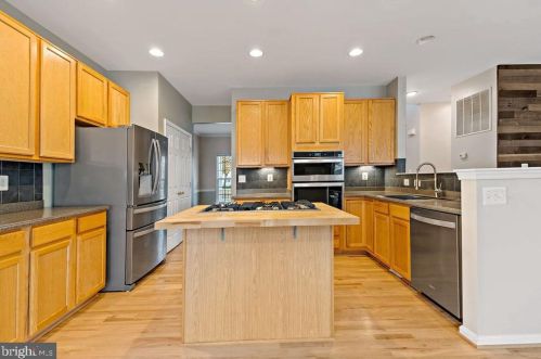 409 Prospect Hl Blvd, Charles Town WV 25414-5497 exterior