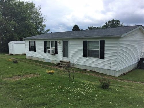 526 Wilson Ave, Franklin, PA 16323-2747