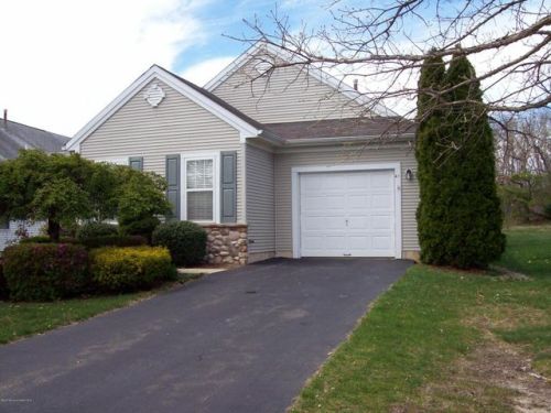 41 Gabriella Cir, Lakehurst, NJ 08759-6079