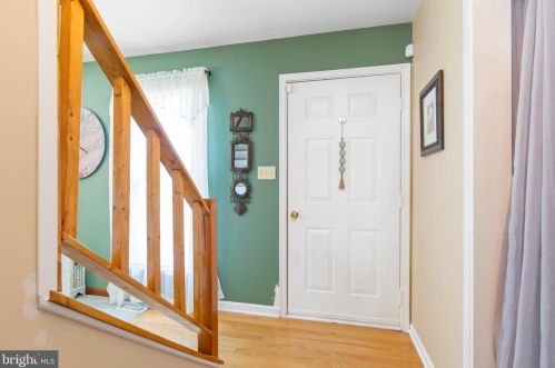 5079 Tara Dr, Fredericksburg, VA 22407-6560