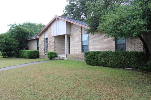 3910 Bucknell Dr, Garland TX  75042-5307 exterior