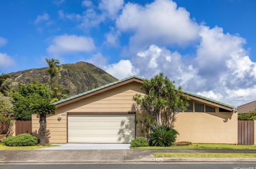 7157 Makaa St, Honolulu, HI 96825-3104