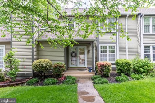 10021 Beacon Pond Ln, Springfield, VA 22015-3747