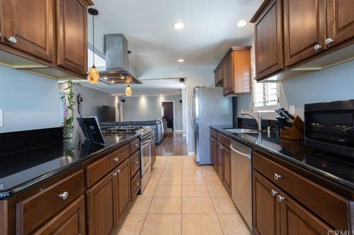 2019 Chilton Dr, Glendale CA  91201-1169 exterior