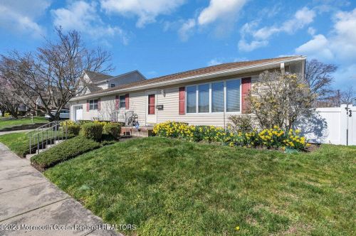 1321 Turner Ave, Tinton Falls, NJ 07712-4544