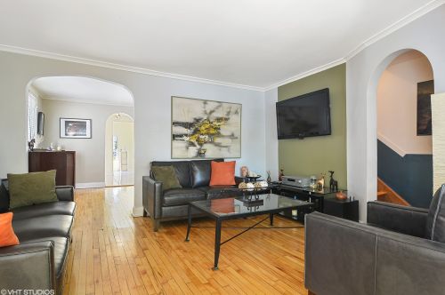 4104 Richmond St, Chicago, IL 60618-2614