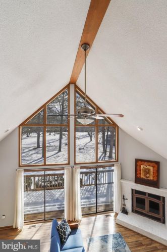 283 The Woods Rd, Hedgesville WV  25427-6886 exterior