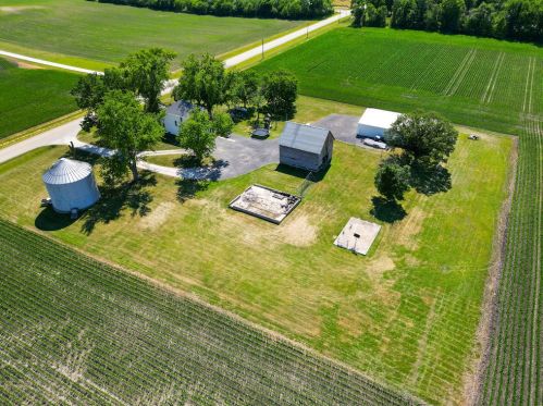 8371 8000s Rd, Chebanse, IL 60922-5122