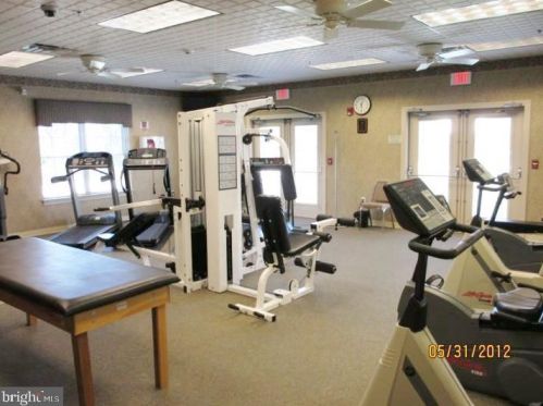 141 Meadowlark Dr, Trenton NJ  08690-3547 exterior