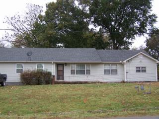 1018 7th St, Altamont, KS 67330-9226