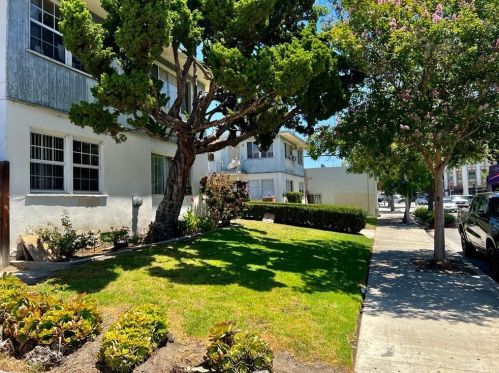 1011 Chevy Chase Dr, Glendale CA  91205-3002 exterior