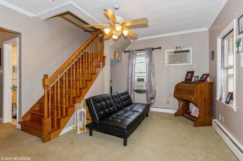 325 Grant St, Saint Anne, IL 60964-7303