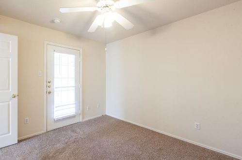 494 Sampson, Uhland TX  78640-4325 exterior