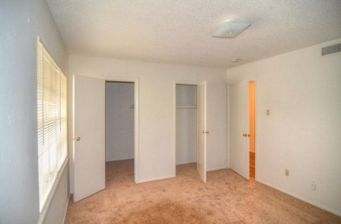 616-B Moore St, Garland TX  75040-8361 exterior