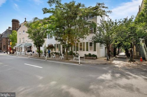 2204 Manning St, Philadelphia, PA 19103-5515