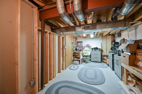 885 Chatham Dr, Carol Stream IL  60188-2979 exterior