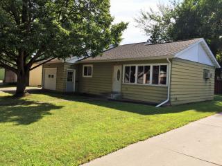 913 17th St, Fargo, ND 58103-3041