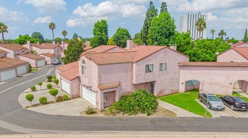 170 Racquet Club Dr, Compton, CA 90220-3184