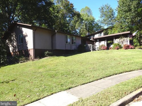 12322 Hollyhock Ct, Woodbridge VA  22192-2001 exterior