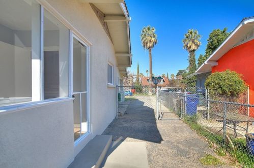 3160 Lime St, Riverside CA 92501-2930 exterior