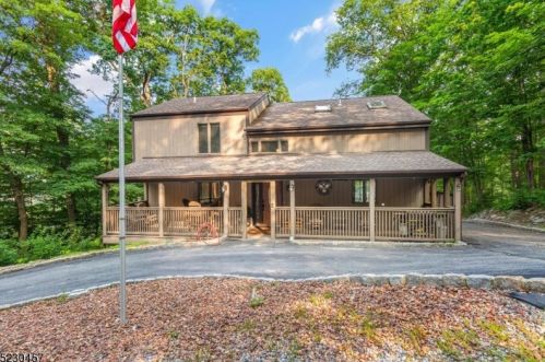 5 Halls Hl, Wantage, NJ 07461-4806