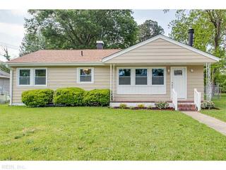 53 Warren Dr, Portsmouth, VA 23701-1045