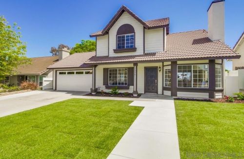 1376 Darwin Dr, Oceanside CA  92056-6618 exterior