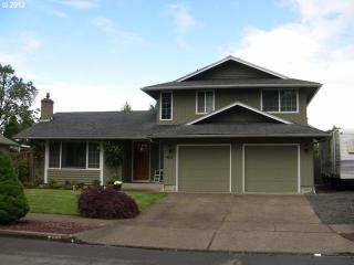433 67 St, Springfield OR  97478-7135 exterior