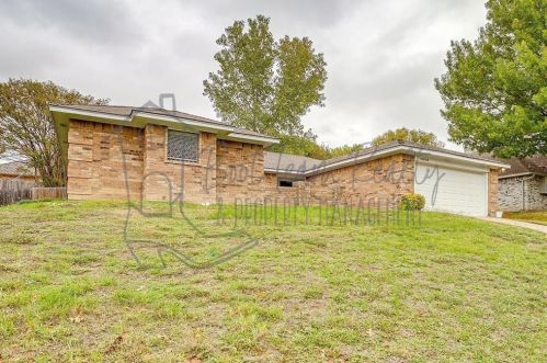 10048 Regent Row St, Fort Worth TX  76126-3001 exterior