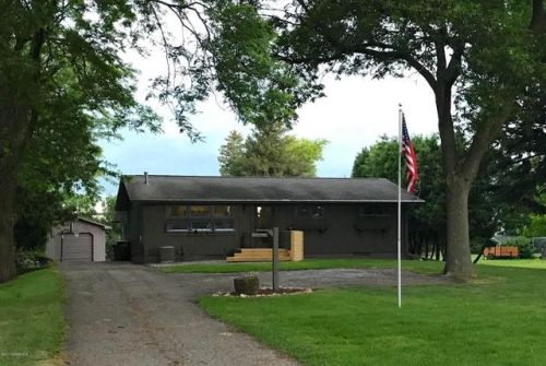 102 Rotterdam Ave, Hollandale, MN 56045-4152