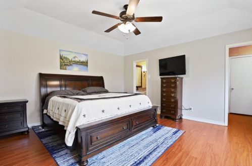 1932 Chesham Dr, Carrollton TX 75007-2403 exterior