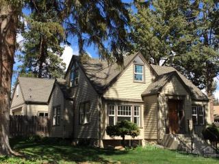 112 Drake Rd, Bend, OR 97701-2312