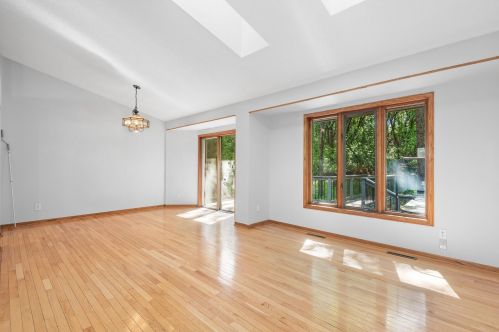 15864 Garden View Ct, Saint Paul MN  55124-7015 exterior