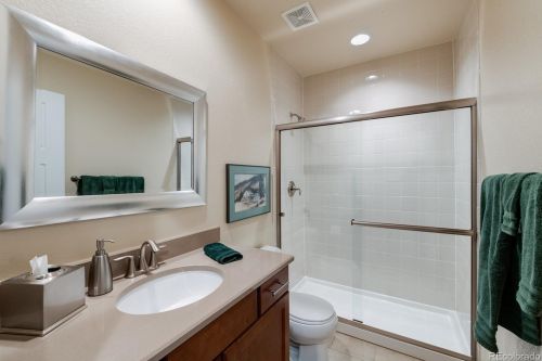 6747 Phillips Pl, Englewood CO 80112-3350 exterior