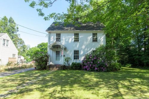 84 Bennett Ave, Cheshire, CT 06410-2701