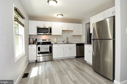 8585 Tyrolean Way, Springfield, VA 22153-2241