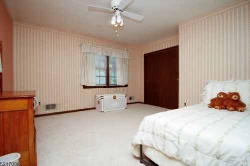 7 Wooded Hl Ln, Dover NJ  07869-3821 exterior