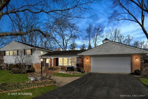1024 Kenilworth Ln, Glenview, IL 60025-1918