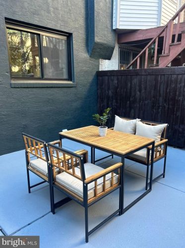 743 22nd St, Philadelphia PA 19130-2604 exterior