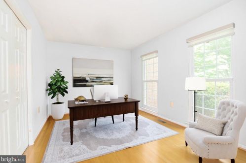 502 Binns Ct, Leesburg, VA 20175-5057