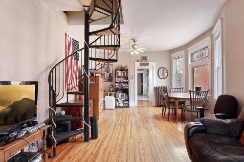 998 Grand Ave, Saint Paul MN 55102-2610 exterior