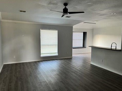 301 Valley Dr, Aubrey, TX 76227-6289