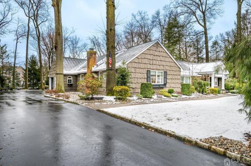 16 Hillwood Ave, Edison, NJ 08820-3005