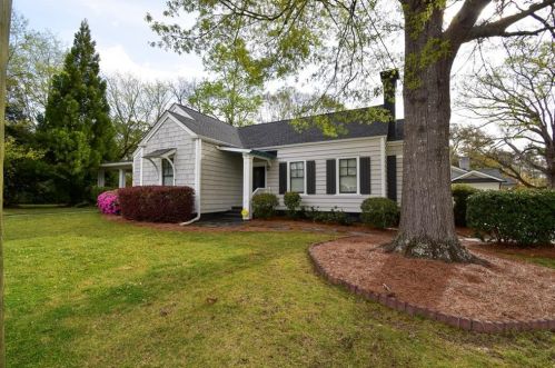 574 Chicasaw Dr, Marietta, GA 30060-1209