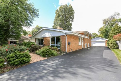 128 Linden Ave, Elmhurst, IL 60126-3605