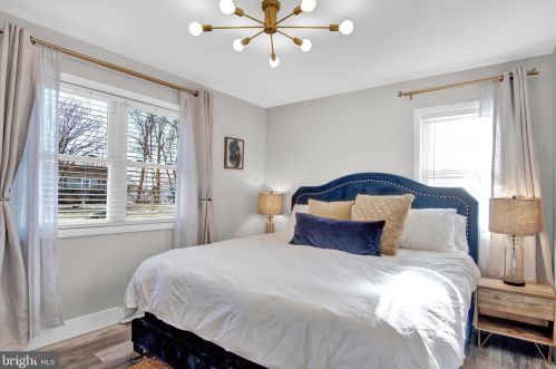 111 Fairview Dr, Carlisle PA  17013-8474 exterior