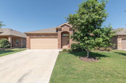 428 Spring Dr, Fort Worth TX  76131 exterior