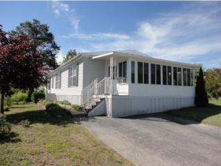 5 Country Ln, Rochester, NH 03867-5159