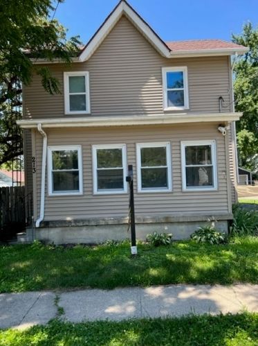 213 May St, Hinckley, IL 60520-9403