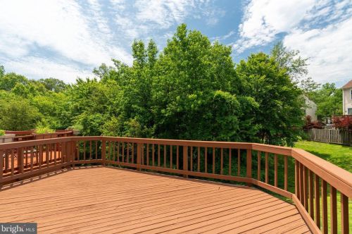 8725 Stone Hill Pl, Springfield VA  22153-1718 exterior